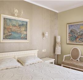 5 bedroom bayside villa with pool near Kotor, sleeps 12